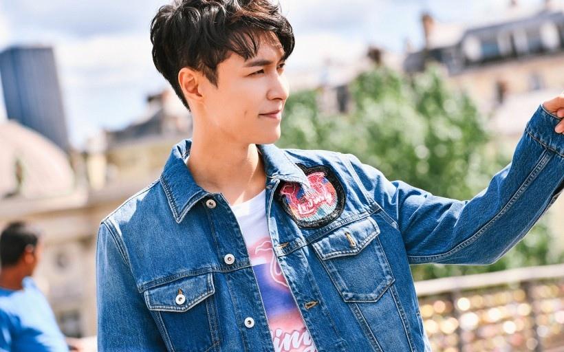 张艺兴巴黎帅气时尚写真