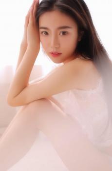 吊带美女性感写真-5