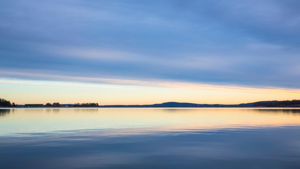 如梦如幻的湖水
