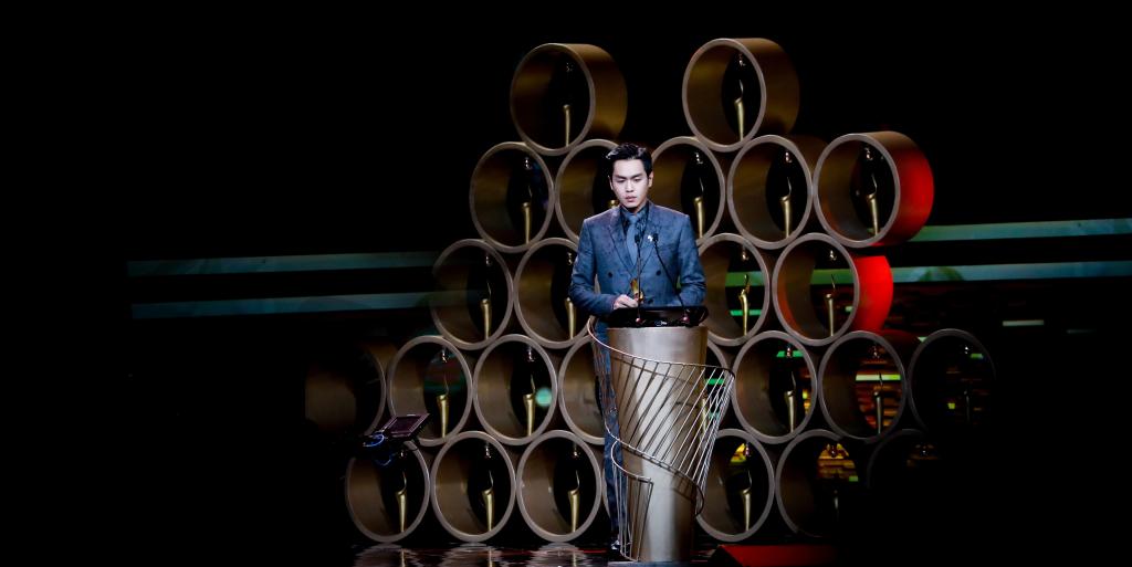 超级人气男演员张若昀