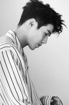 成熟型男朱戬帅气休闲迷人写真-1