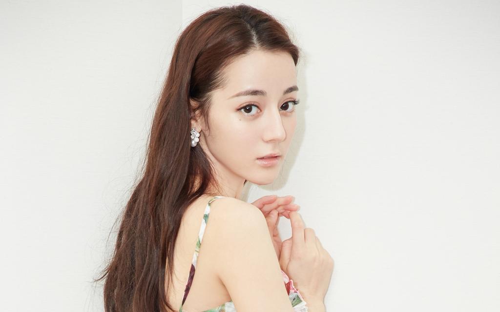 迪丽热巴可爱性感唯美写真