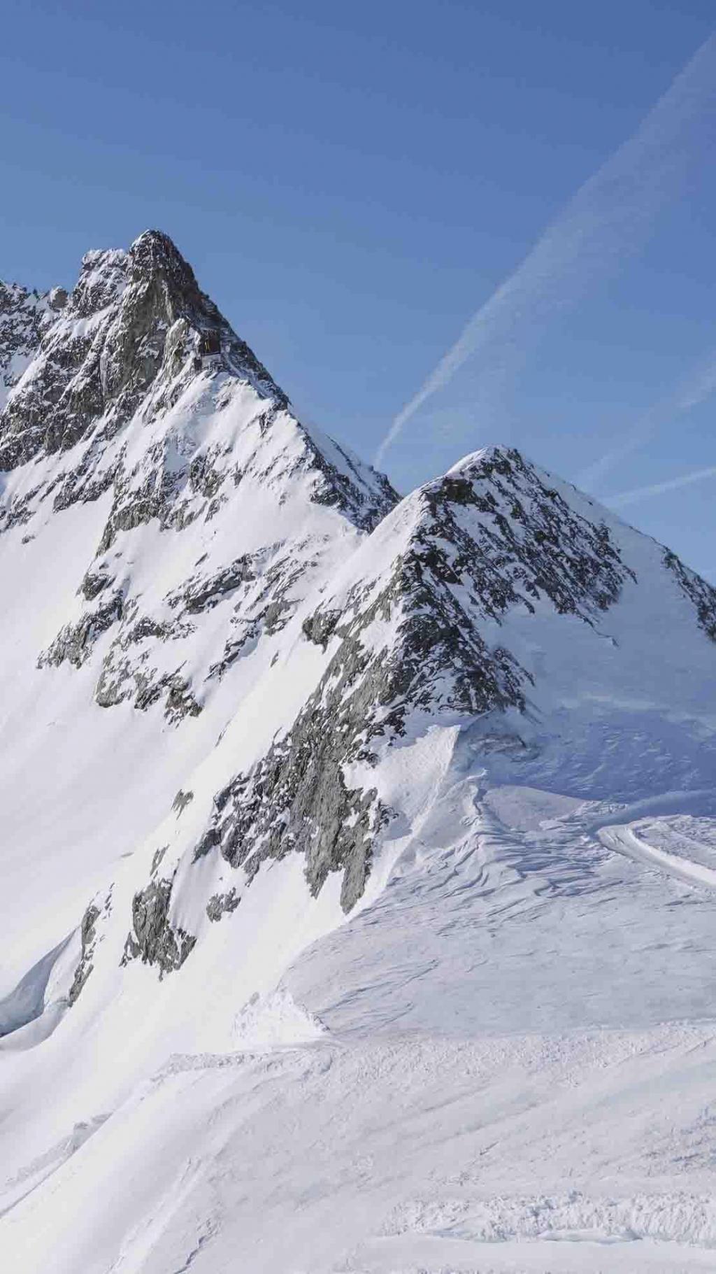 阿尔卑斯山脉浪漫雪景迷人风光