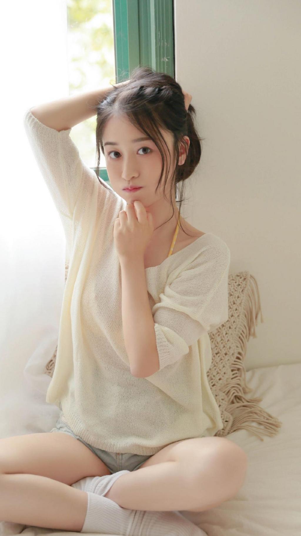 可爱少女甜美居家私密写真