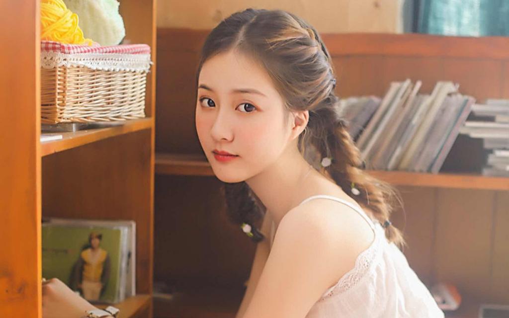 清秀可人的姑娘