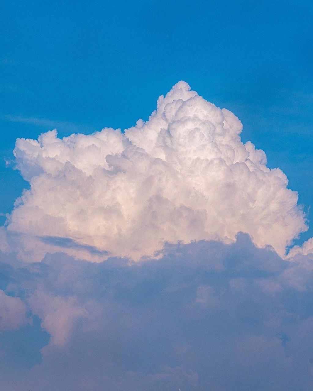蓝天白云清新迷人风景