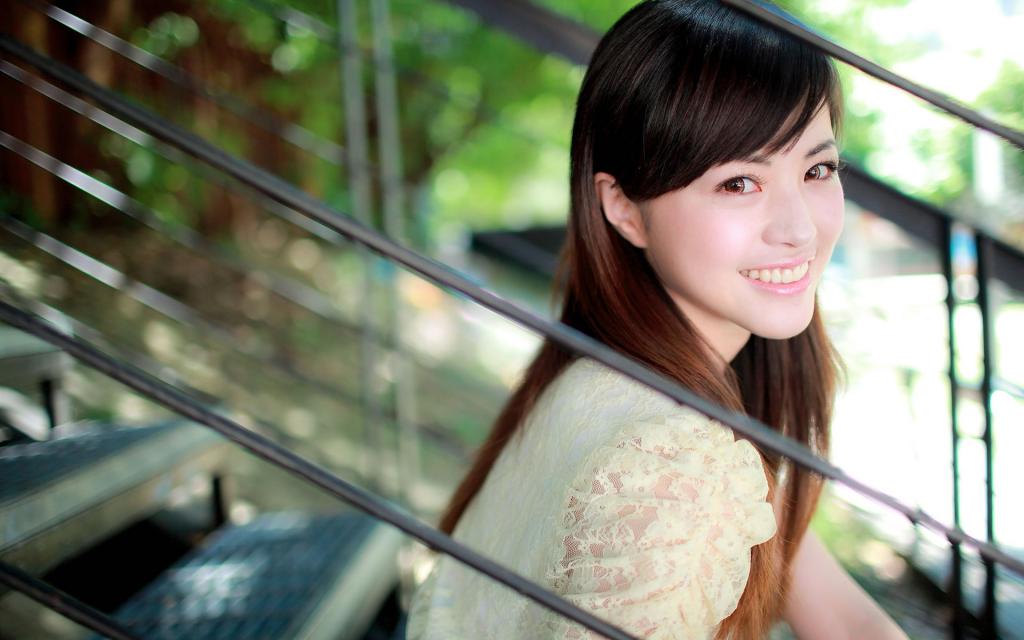 甜美个性女生街拍