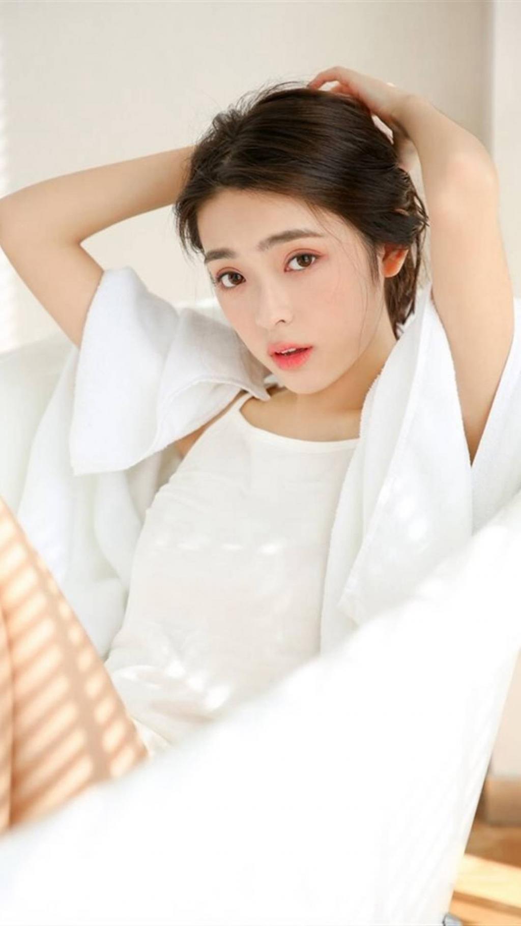 美女张鹤怡央美校花私房照