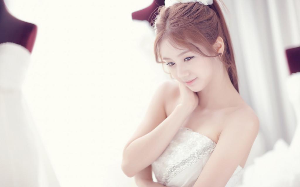 美女唯美白色风格