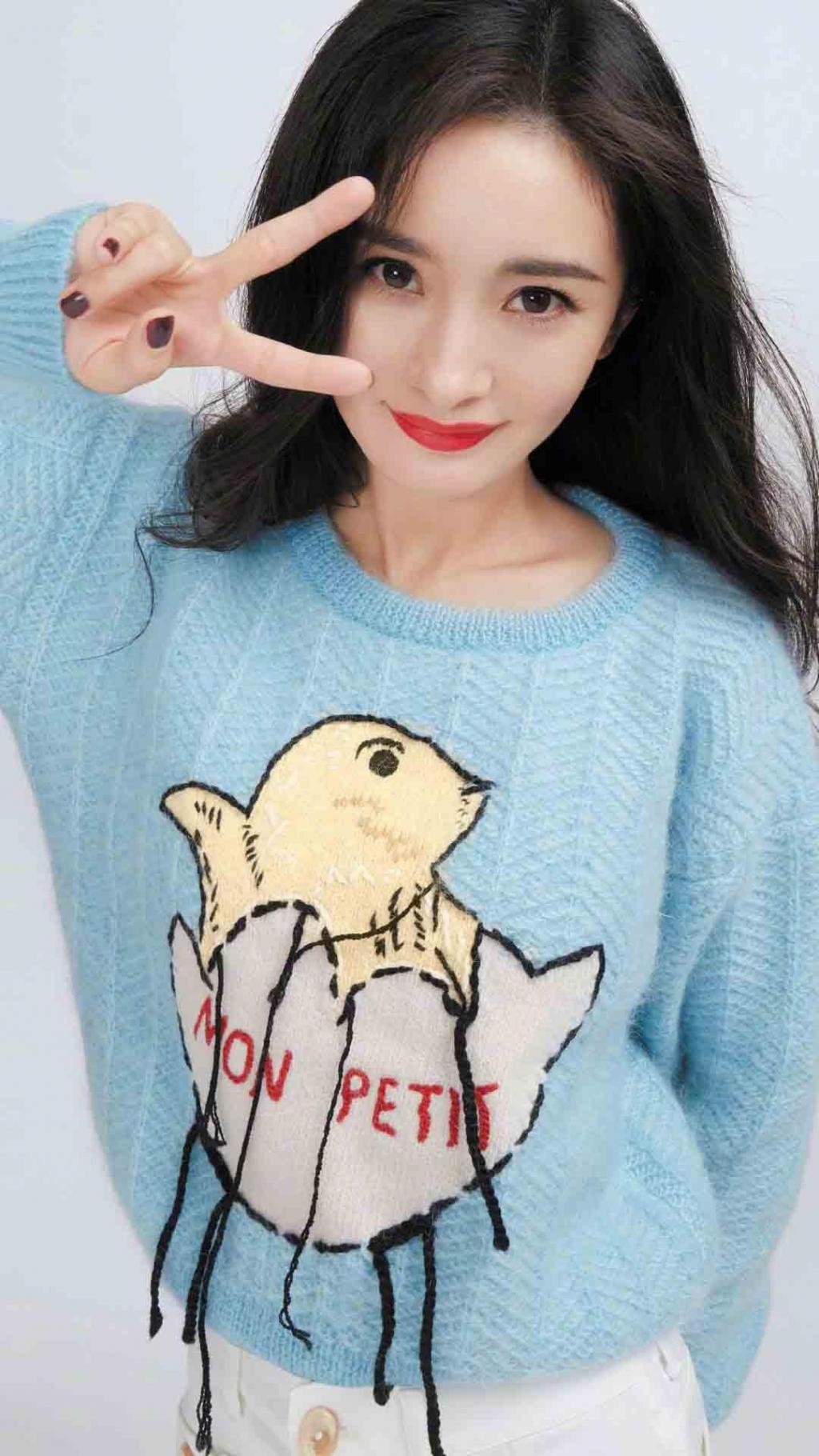 杨幂甜美元气写真