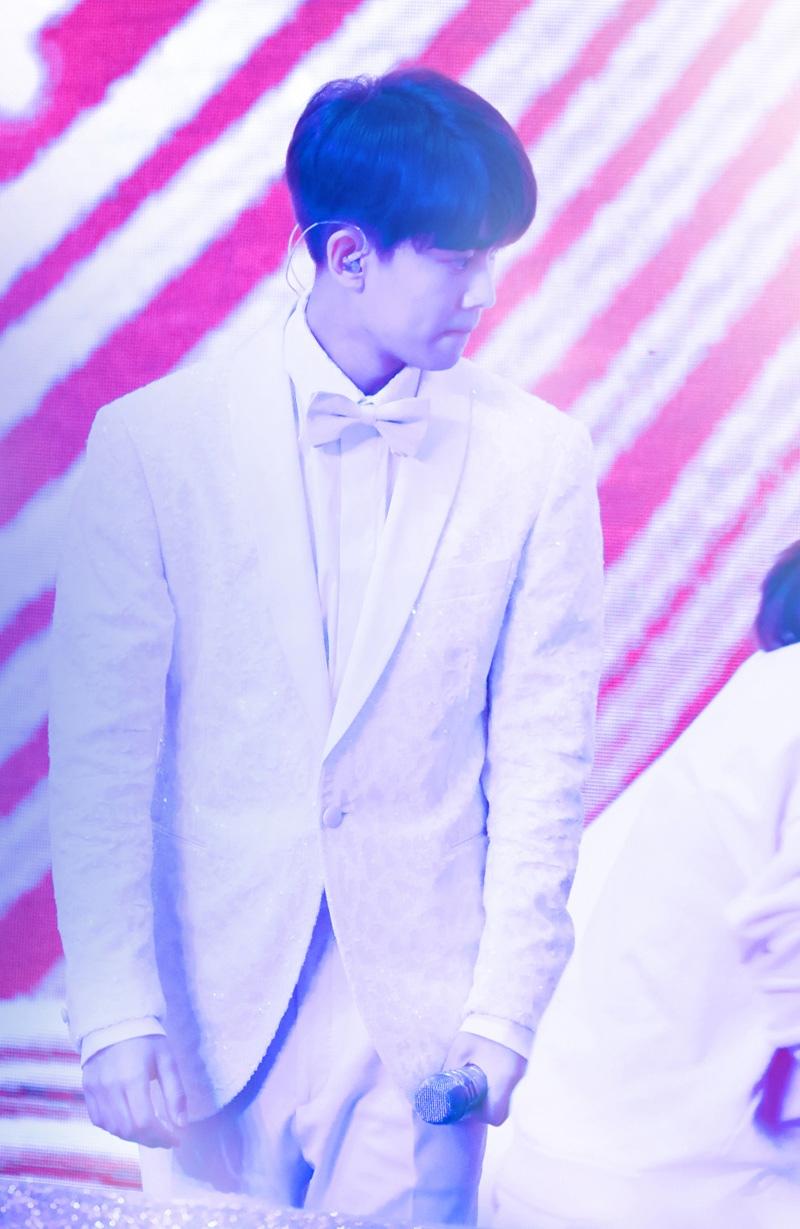 任嘉伦北京卫视春晚花絮照