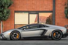 新款灰色兰博基尼汽车