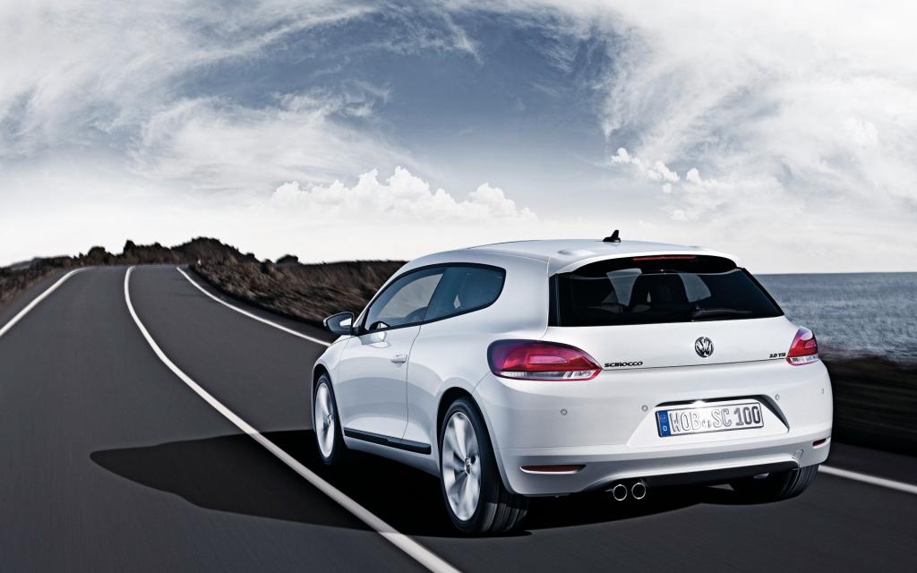 简洁背景下的汽车