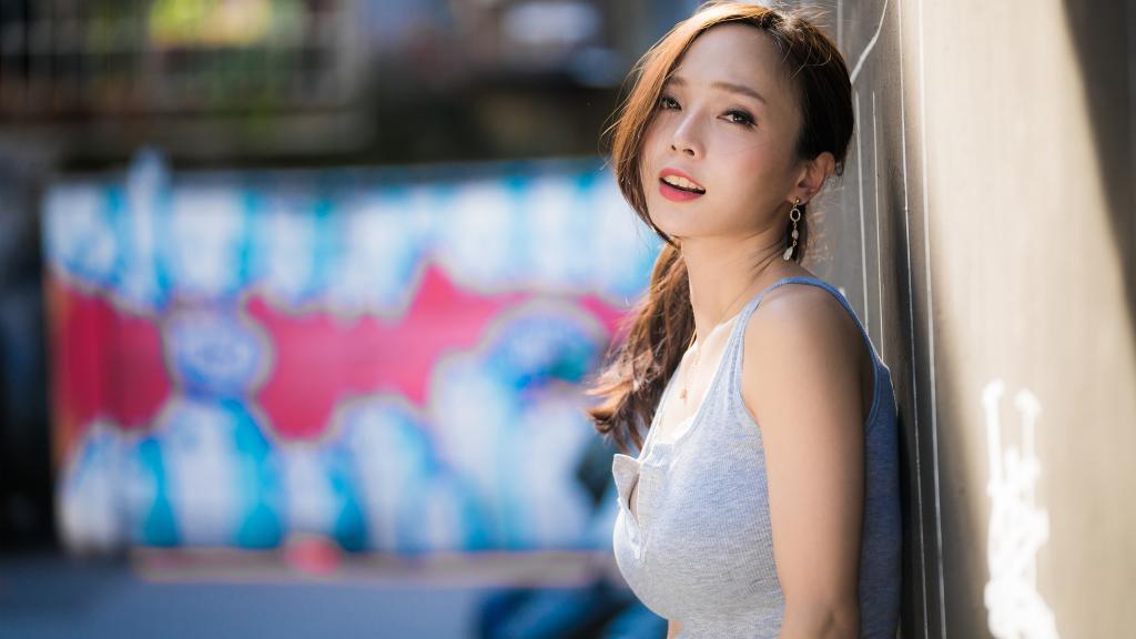 千娇百媚的亚洲美女户外写真