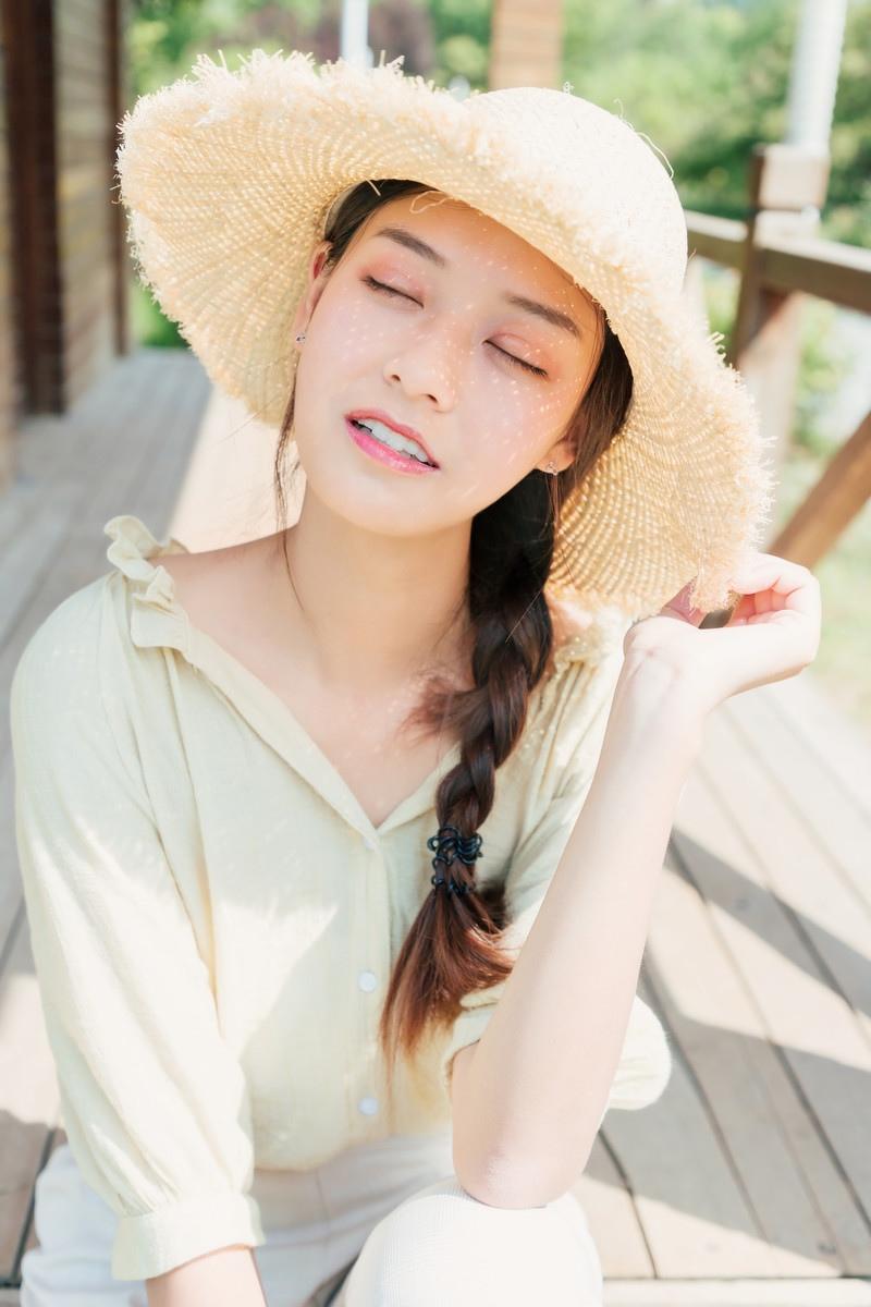 静若处子的阳光美女