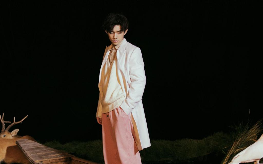 少年TFBOYS易烊千玺帅气写真