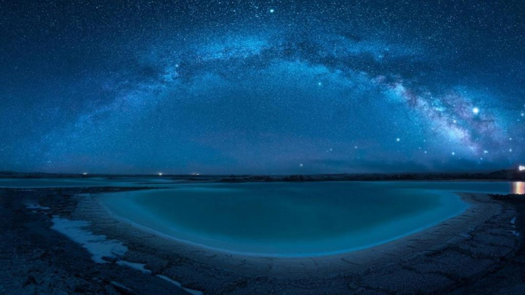 青海大柴旦翡翠湖唯美风光