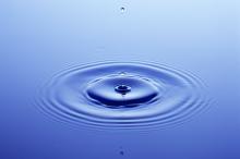 水的韵律简约背景