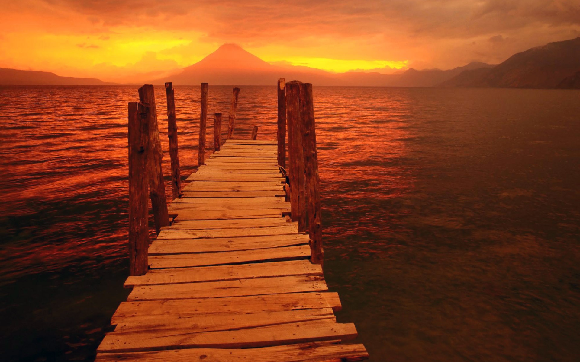 日出东海落西山