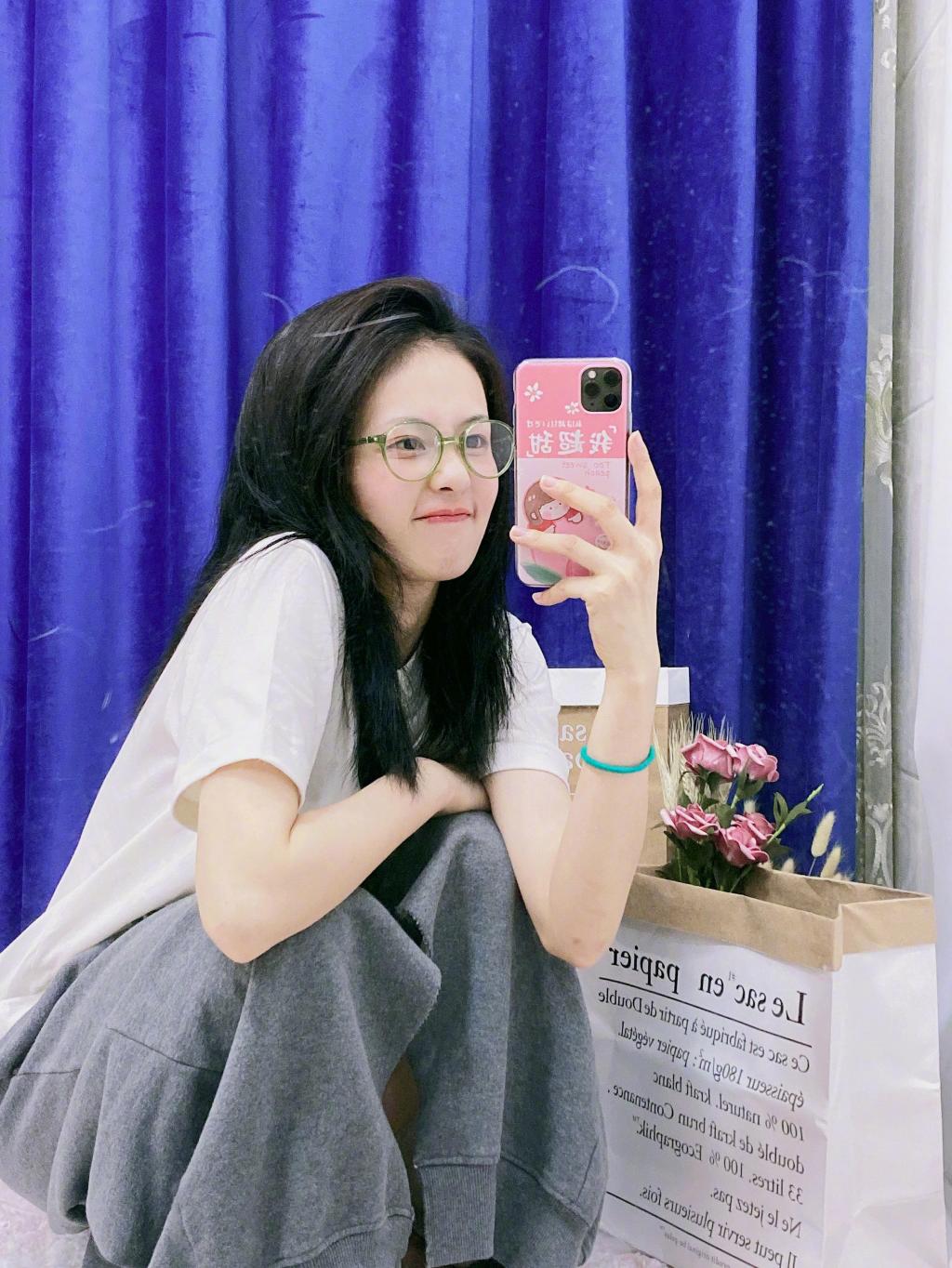 白鹿少女风甜美可爱自拍