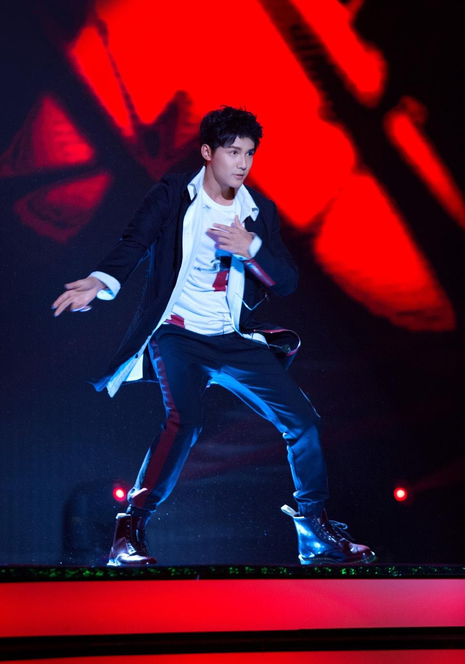 郑业成东方卫视春节晚会