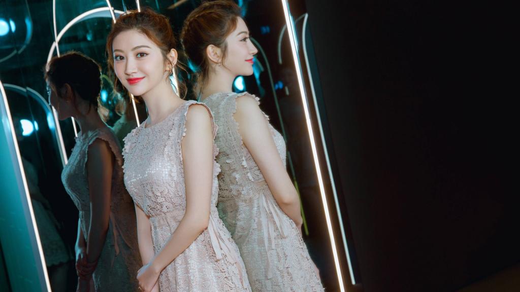 景甜优雅时尚写真