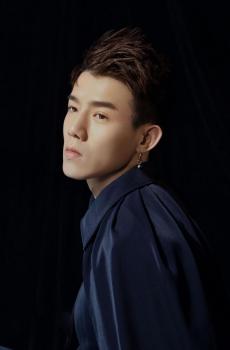 成熟型男朱戬帅气休闲迷人写真-4