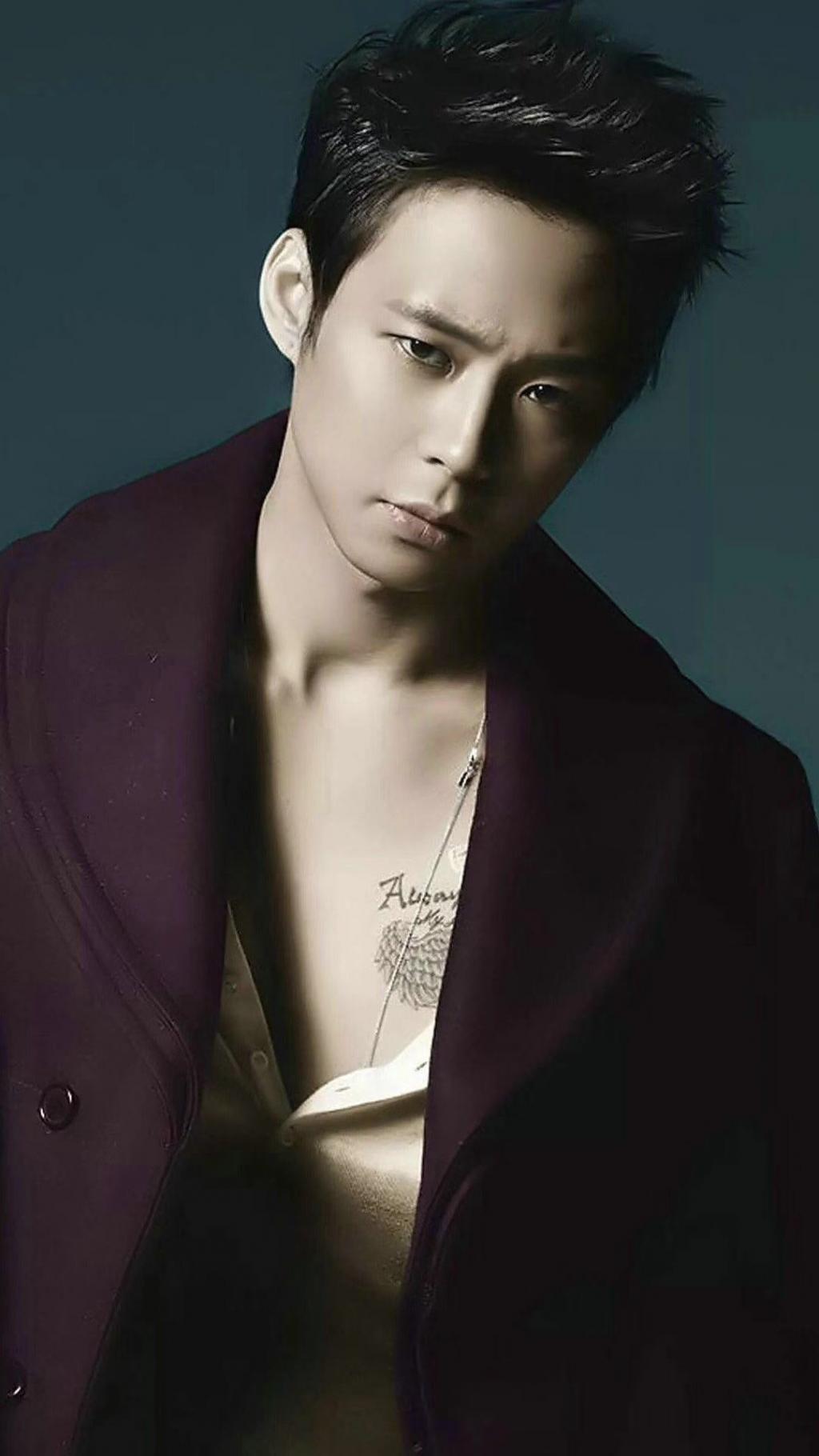 暖心男孩朴有天时尚写真