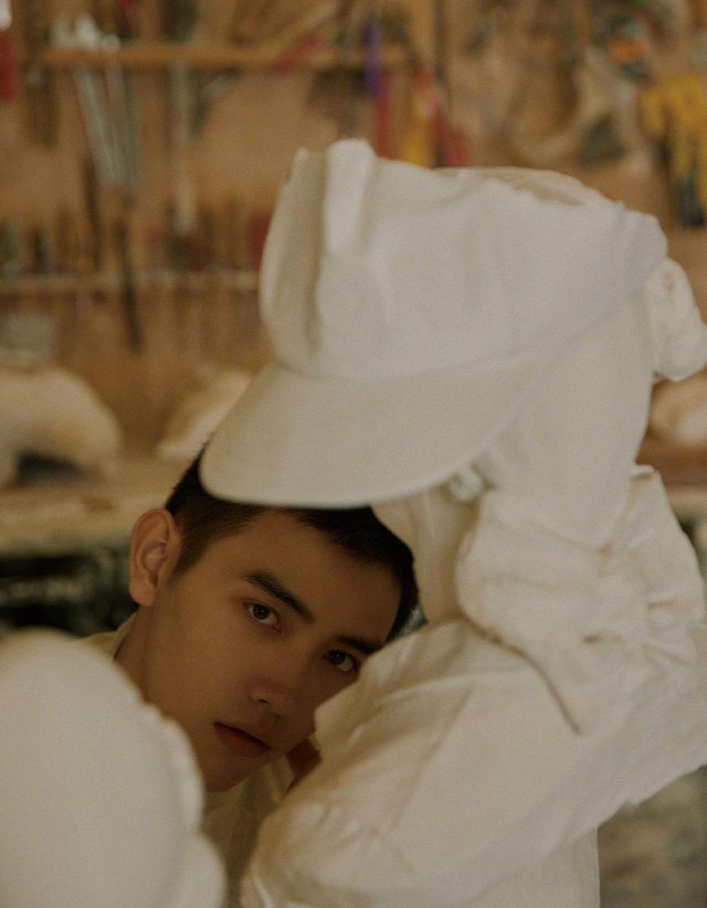 陈飞宇温柔静谧写真