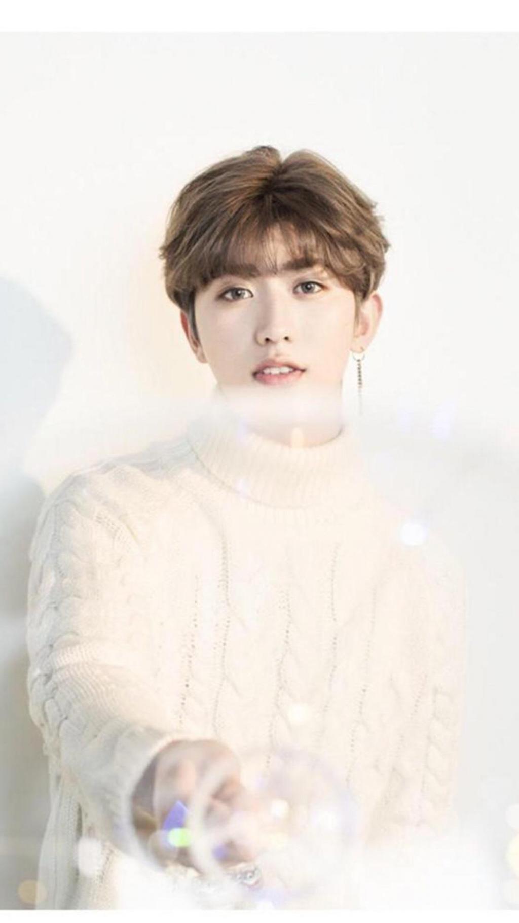 《青春有你2》帅气导师蔡徐坤写真