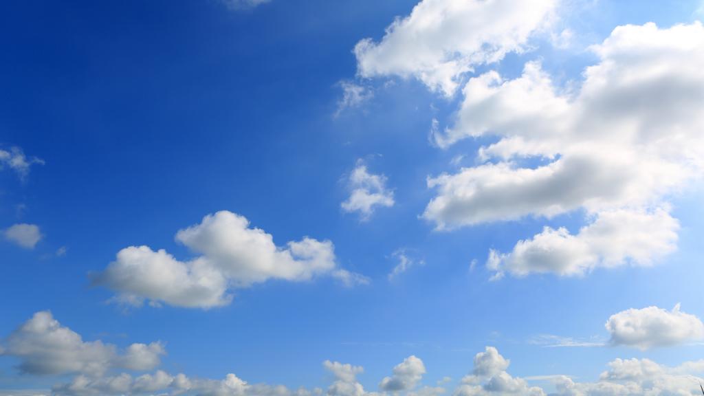 蓝天白云长相依