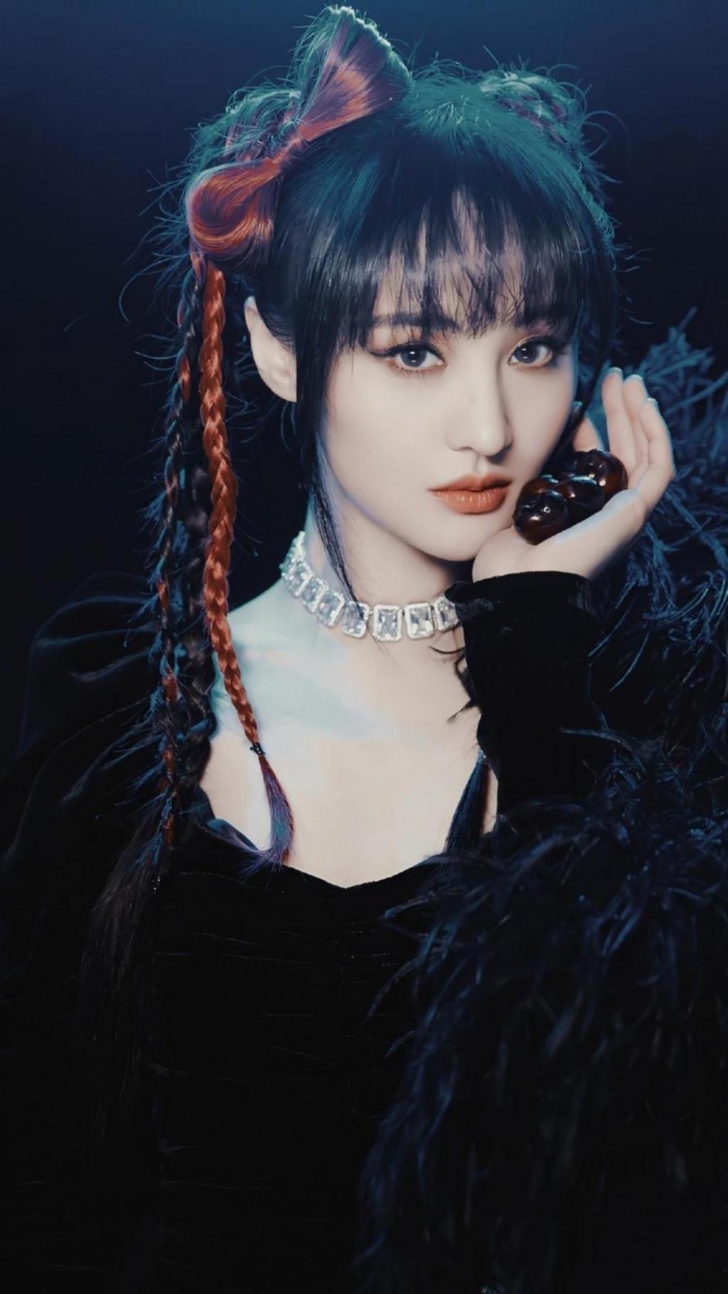 郑爽双马尾辩精灵最新造型