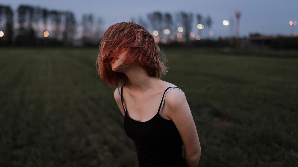 美艳动人的气质美女