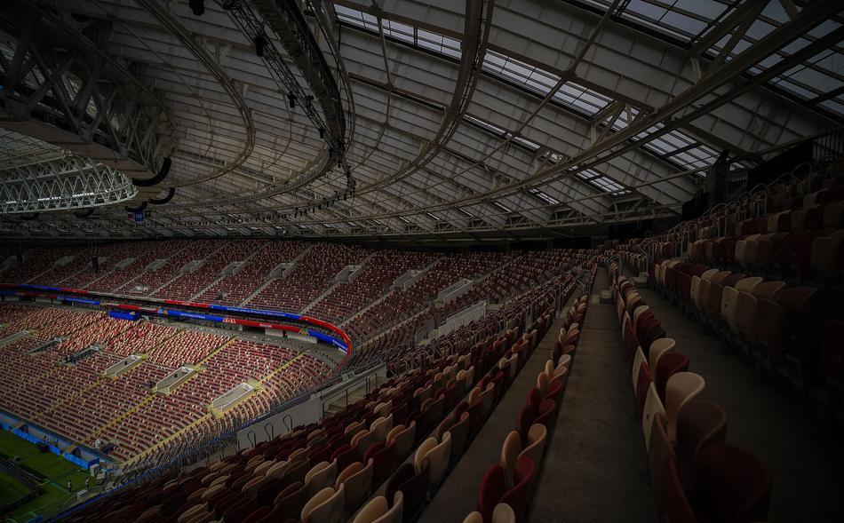 卢日尼基体育场