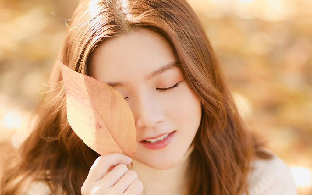 清新长发美女户外写真