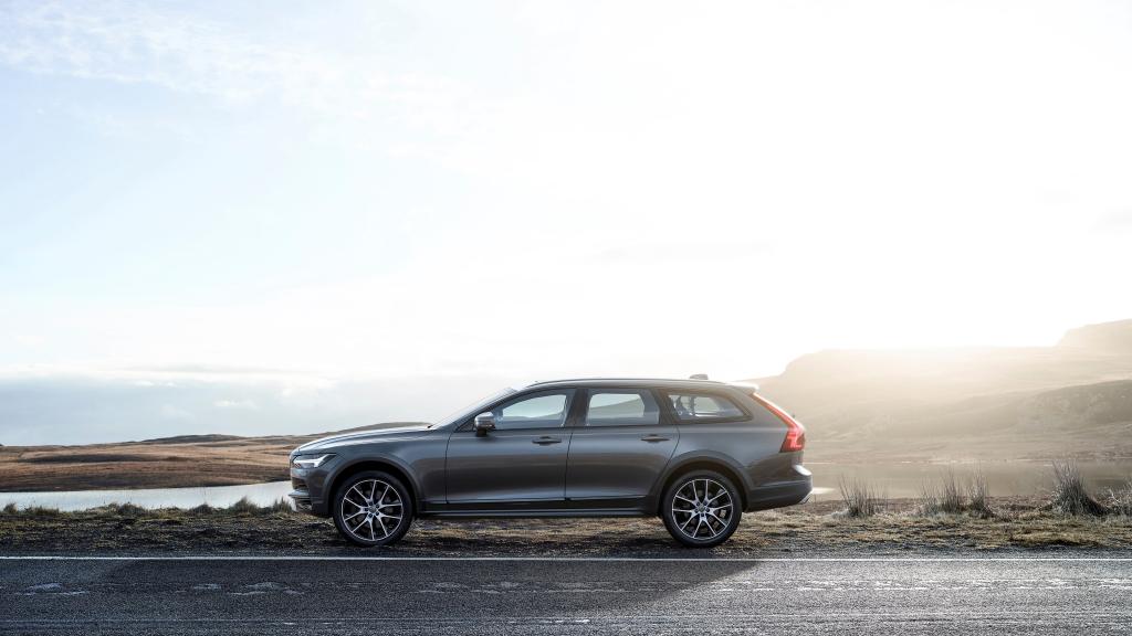 旅行版沃尔沃V90汽车