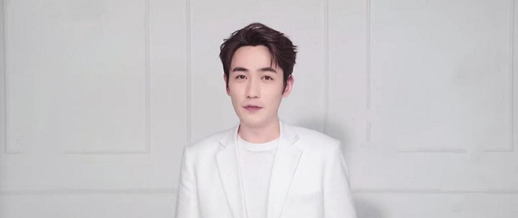 朱一龙时尚西装成熟型男写真