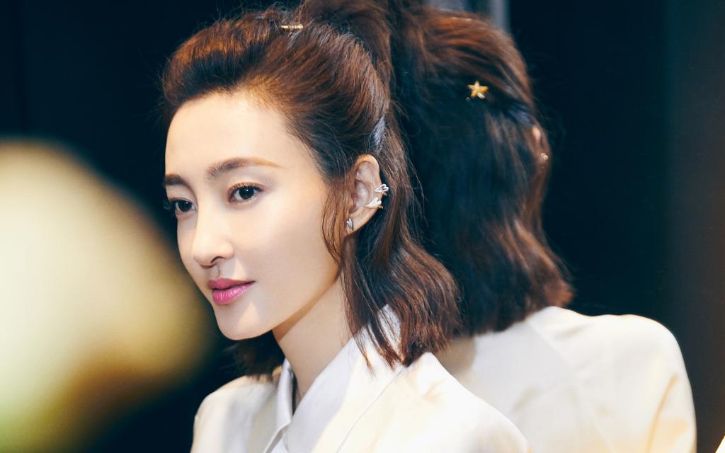 素颜女神王丽坤时尚写真