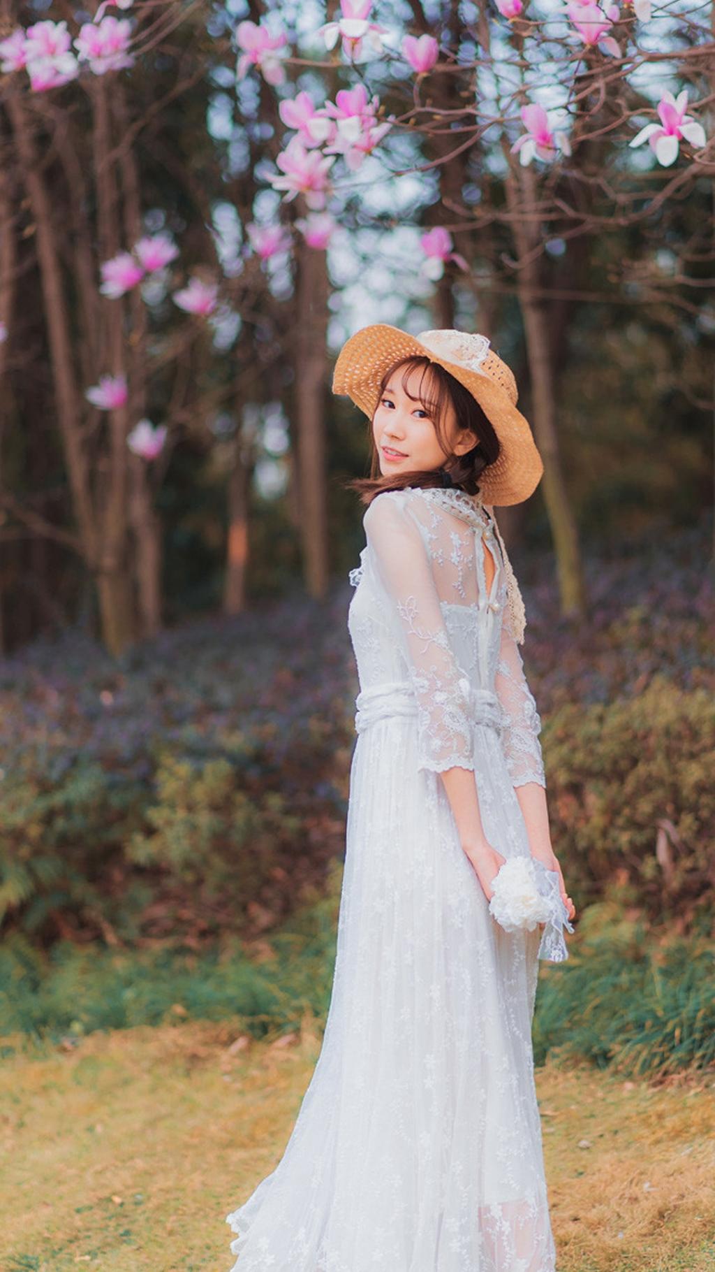 白纱长裙美女户外唯美写真