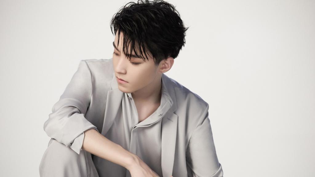 王俊凯时尚酷帅写真