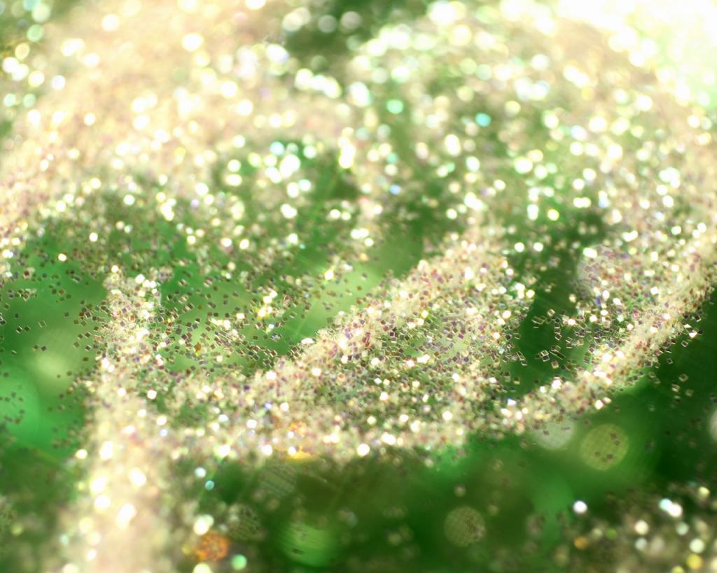 奇光异彩的炫彩水晶