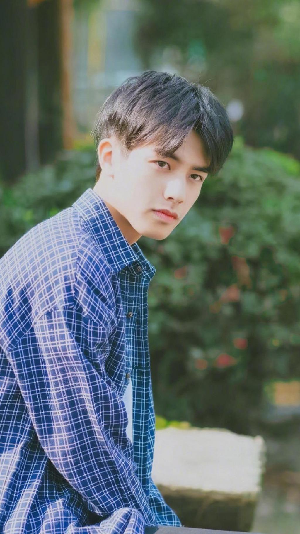 青春少年宋威龙帅气阳光写真