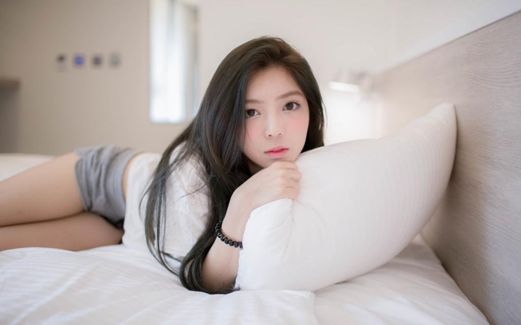 床上美女写真