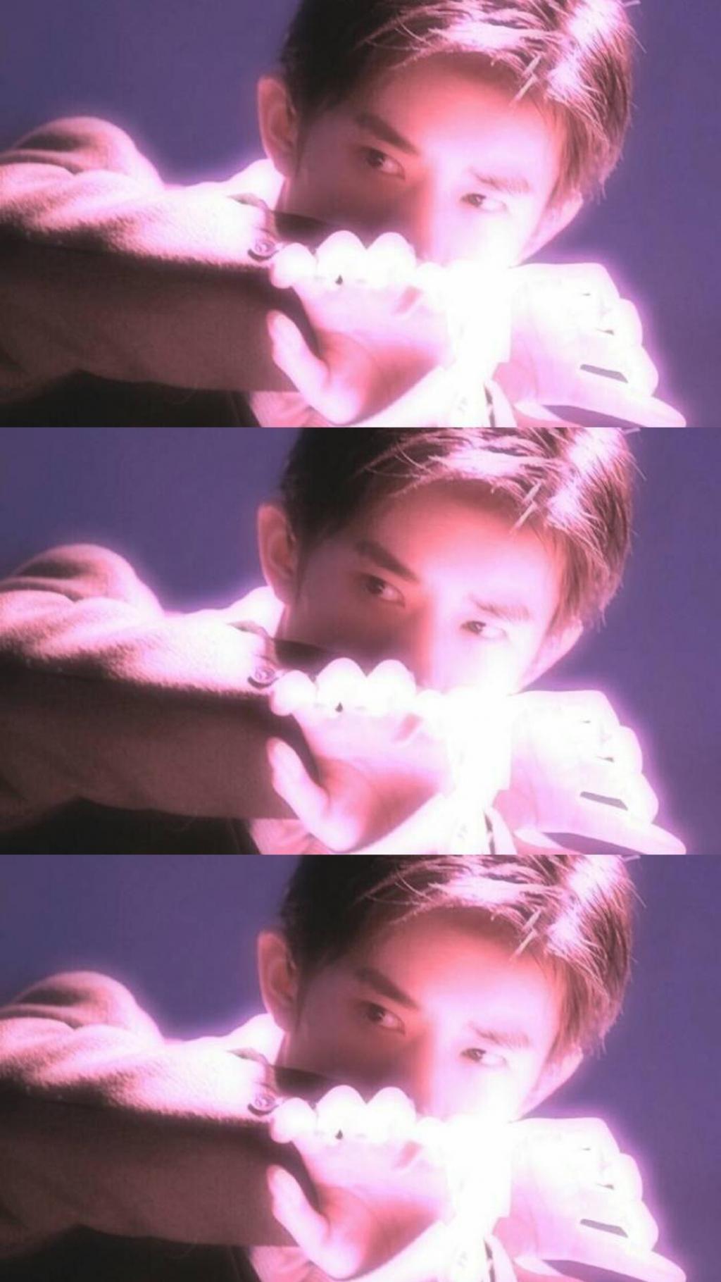 俊朗帅气男孩易烊千玺休闲三连图