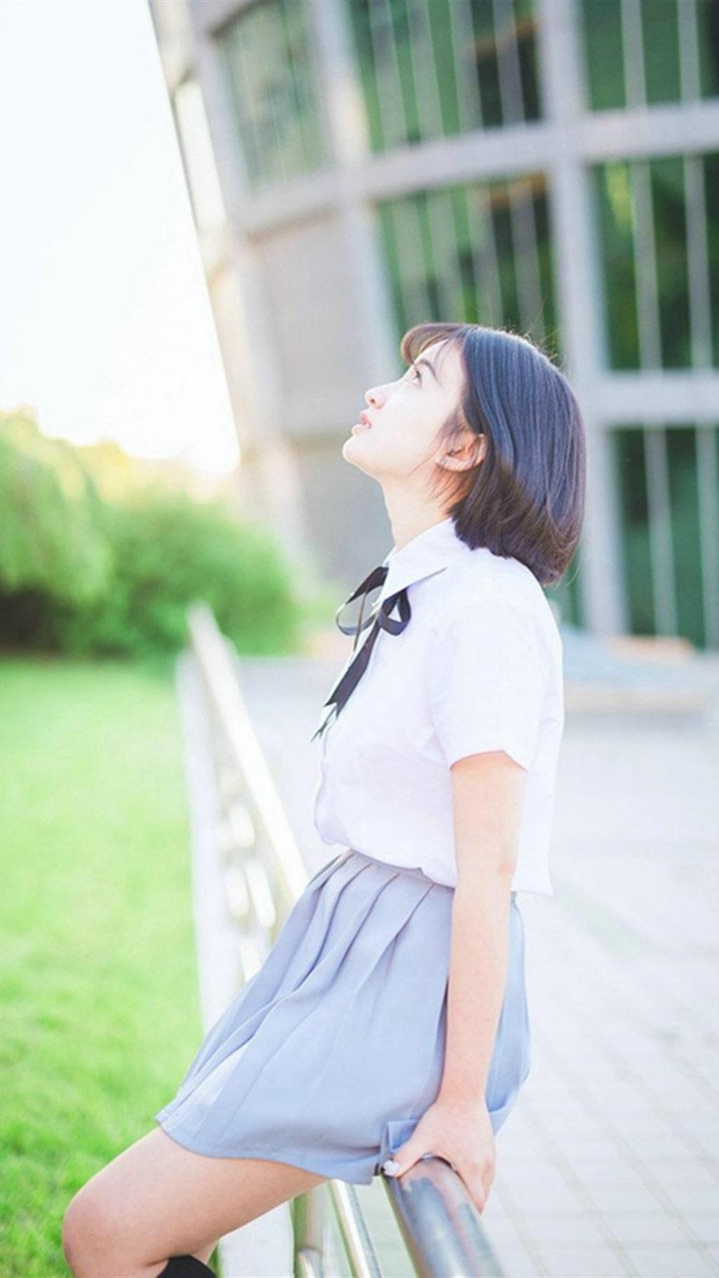 高颜值短发清纯校园美女