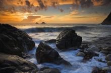 山光明媚，水色秀丽