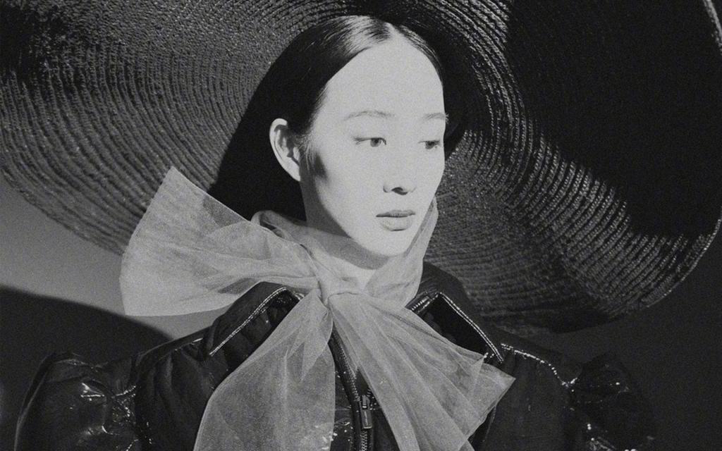 张钧甯复古高贵写真大片