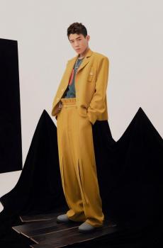 成熟型男朱戬帅气休闲迷人写真-5