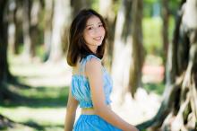 青春靓丽的女孩街拍写真