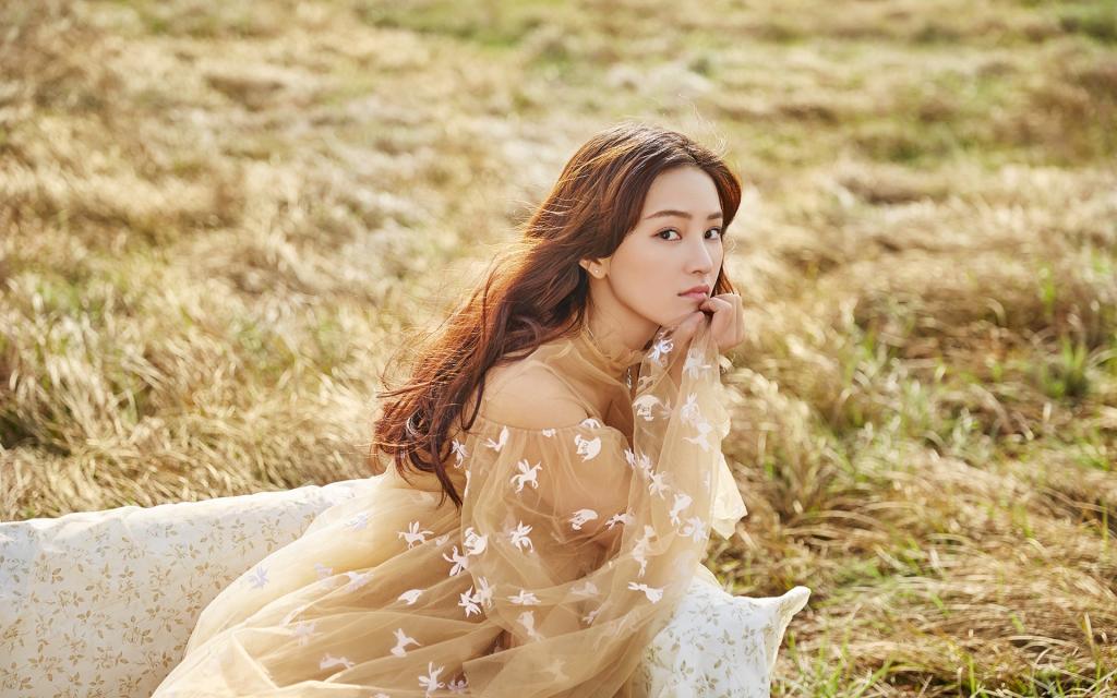 武大美女校花黄灿灿